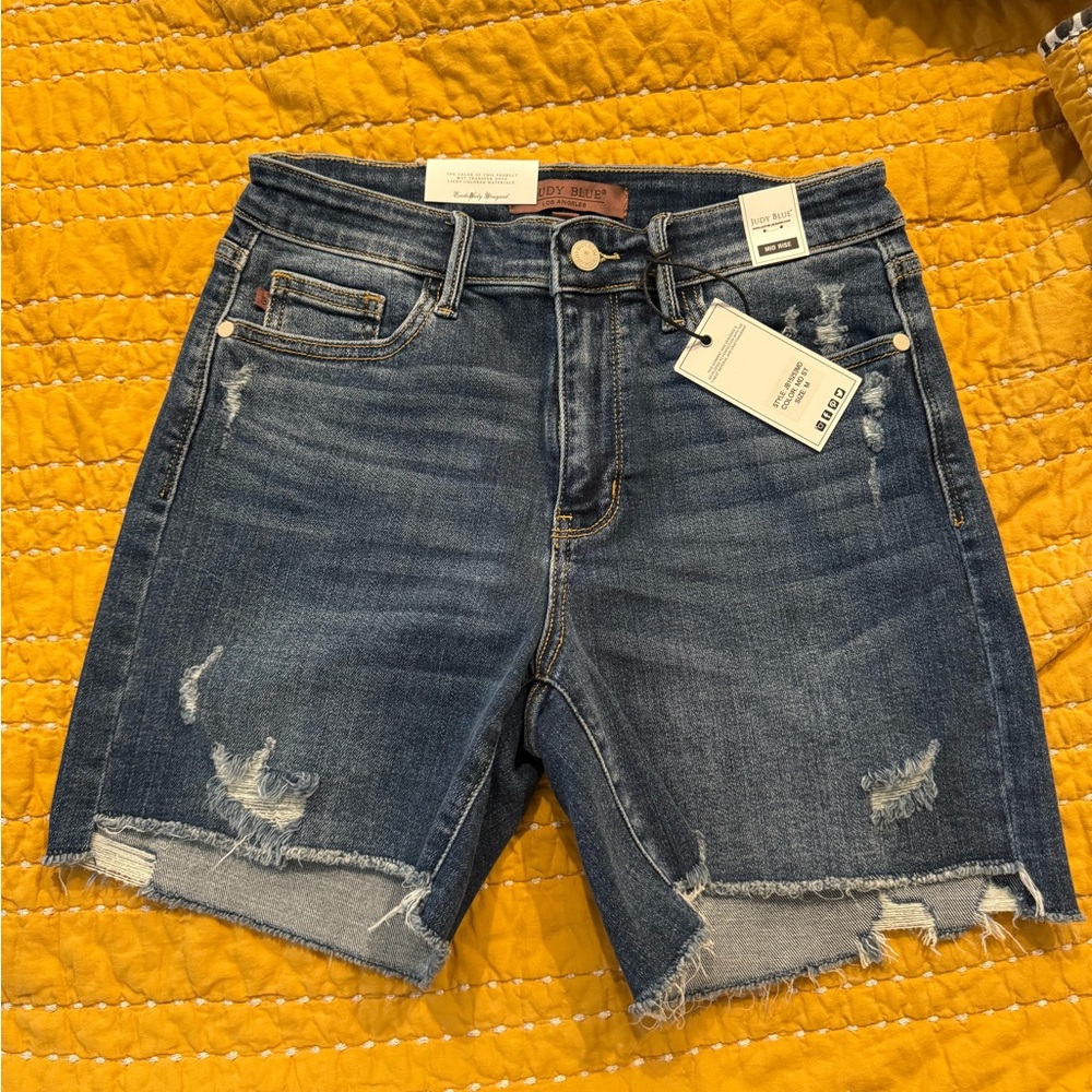 Judy Blue mid rise shorts - size M
